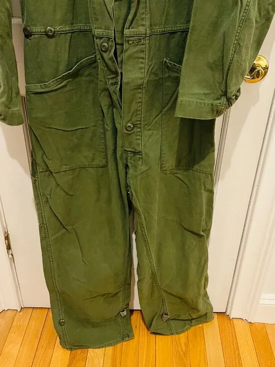 vintage US Military Type I OG-107 sateen coveralls made from olive green cotton - Picture 9 of 16